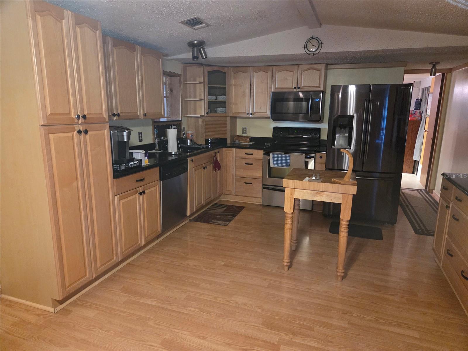 Image 19 of 38 For 505 Murcott Place