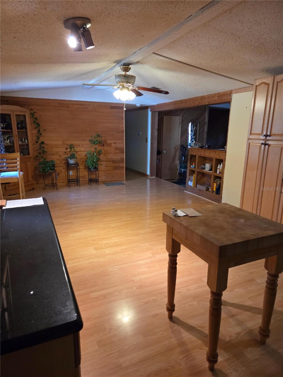 Image 21 of 38 For 505 Murcott Place