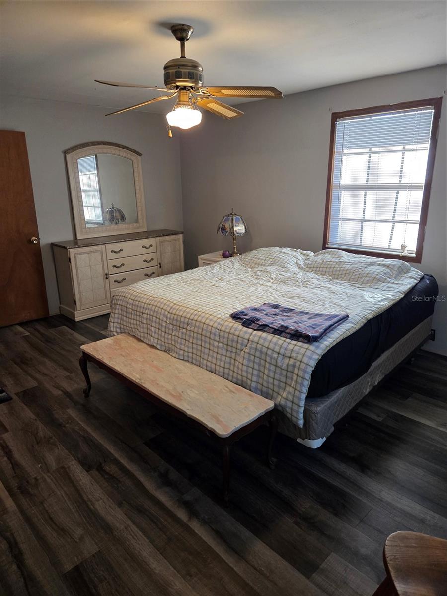 Image 25 of 38 For 505 Murcott Place