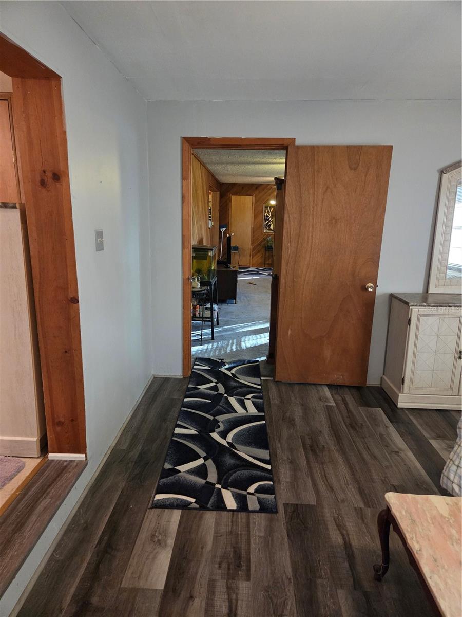 Image 27 of 38 For 505 Murcott Place