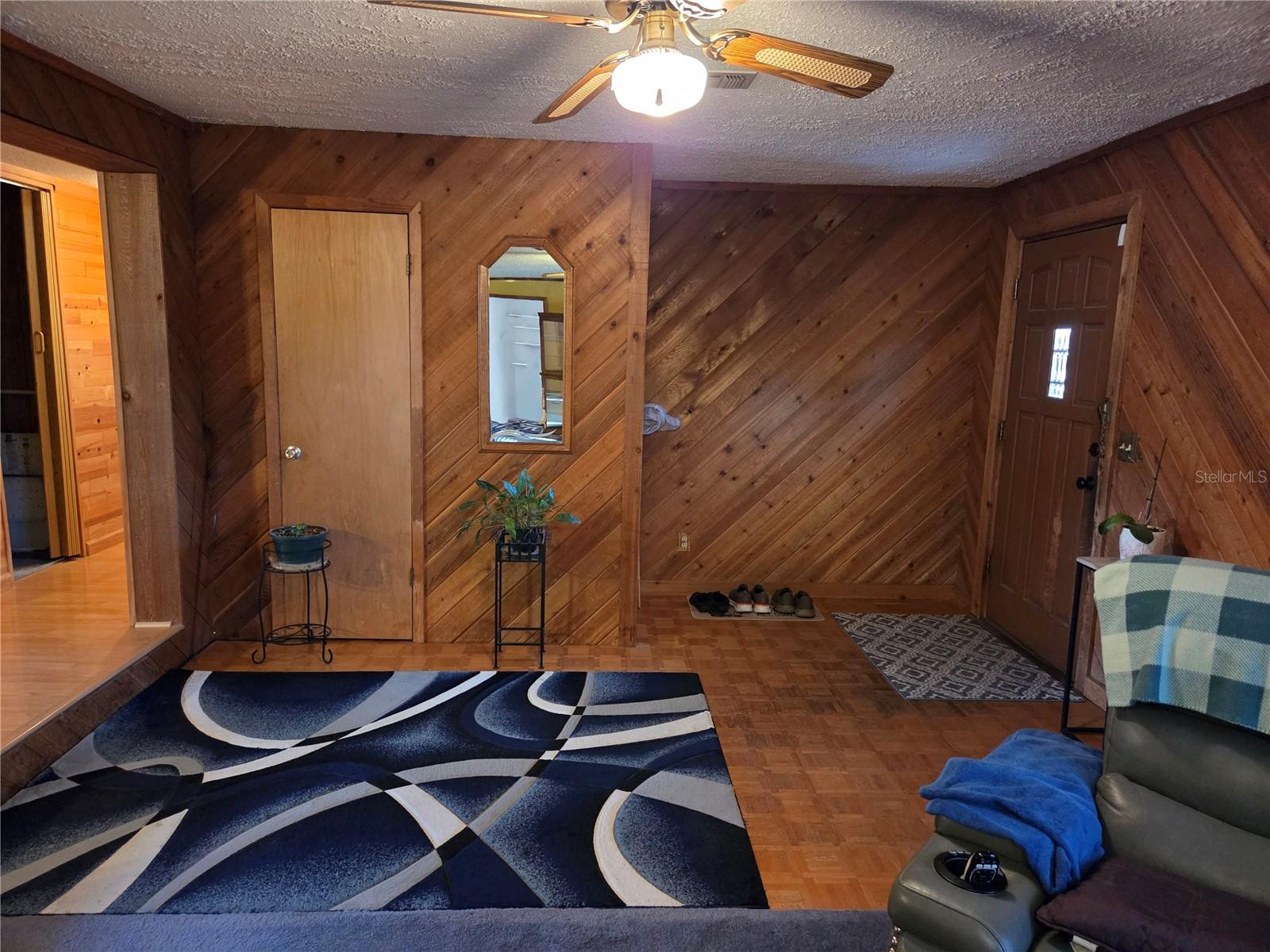 Image 7 of 38 For 505 Murcott Place