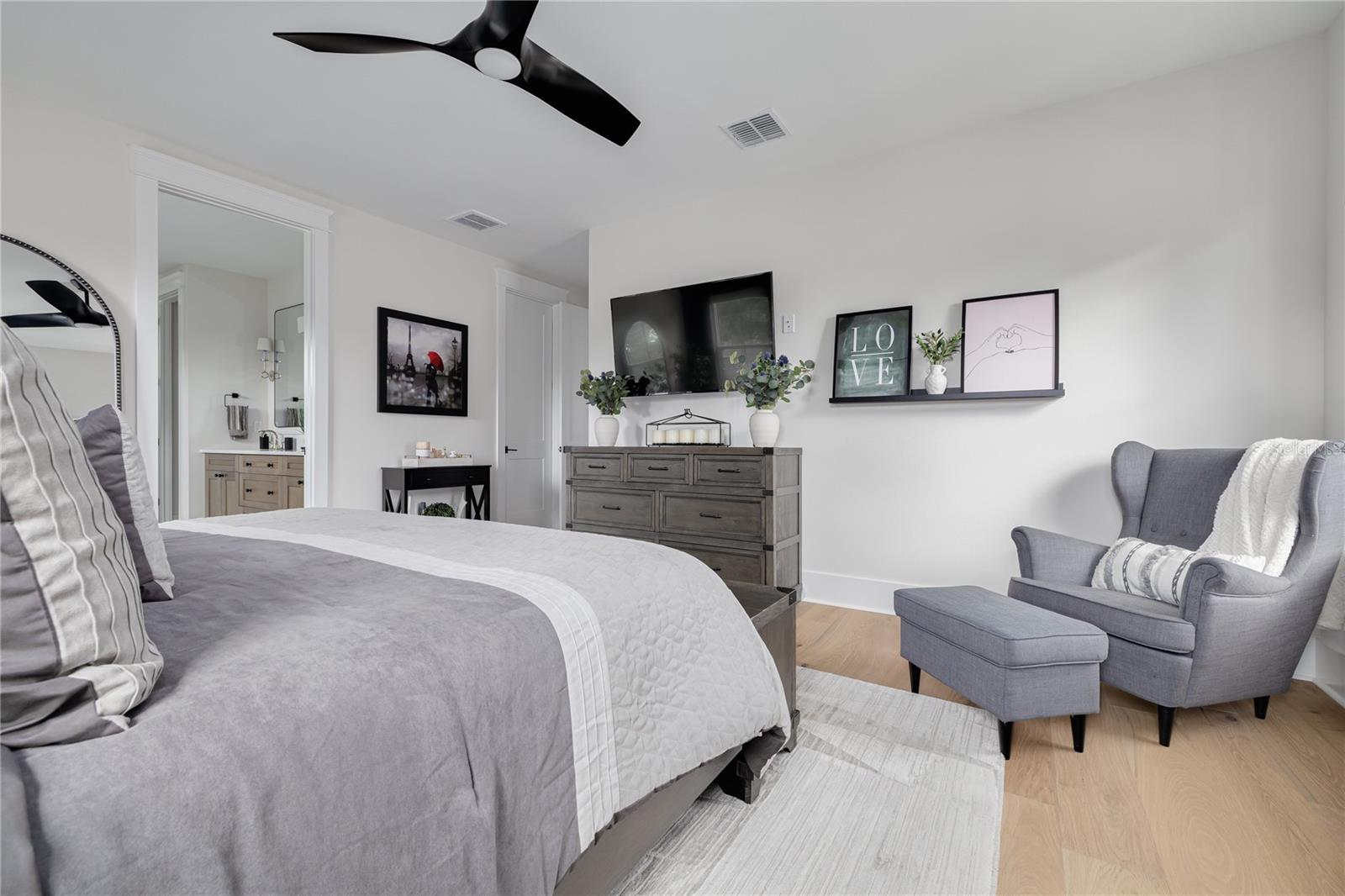 Image 20 of 45 For 3104 11th Street N