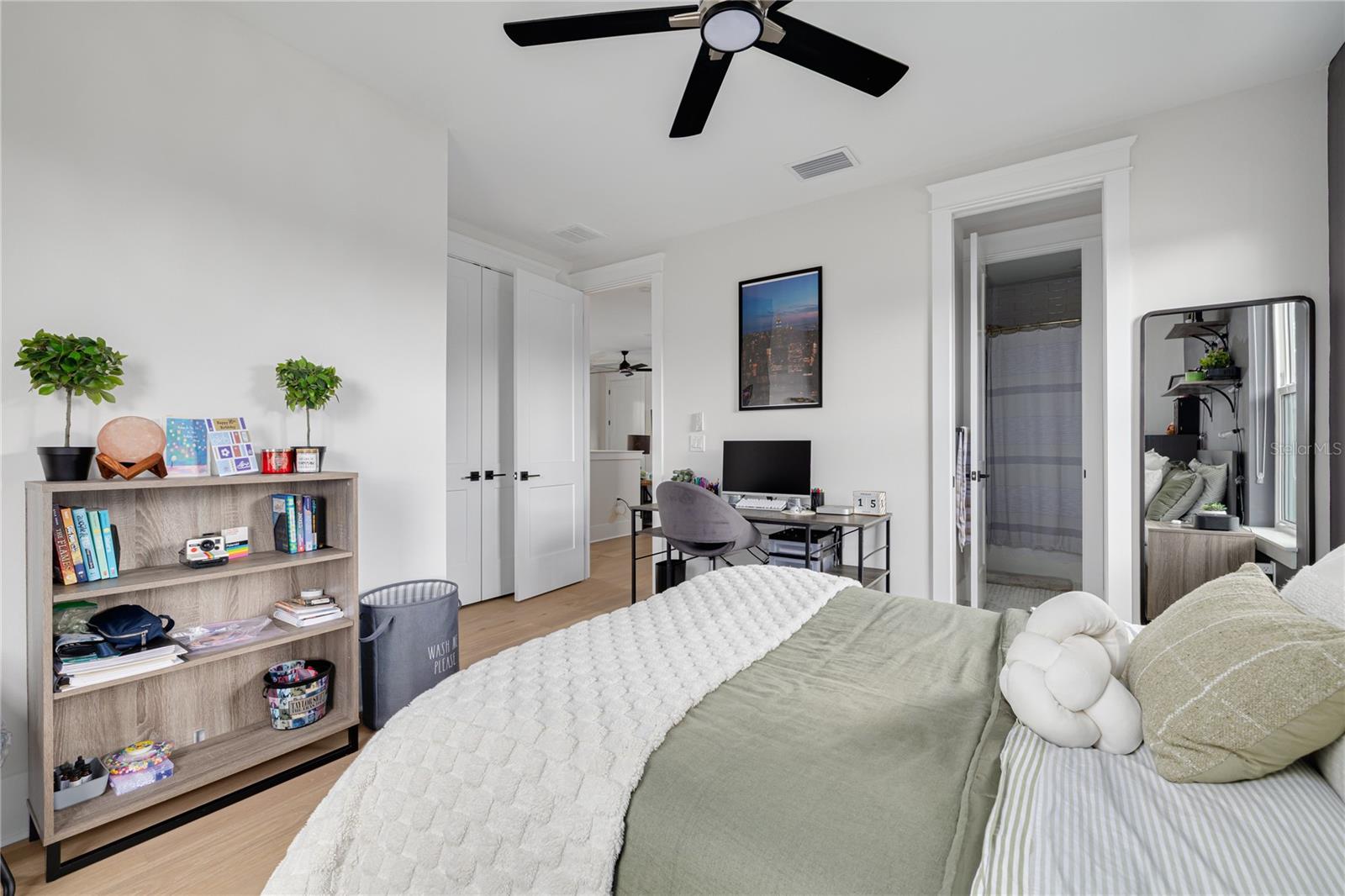 Image 25 of 45 For 3104 11th Street N