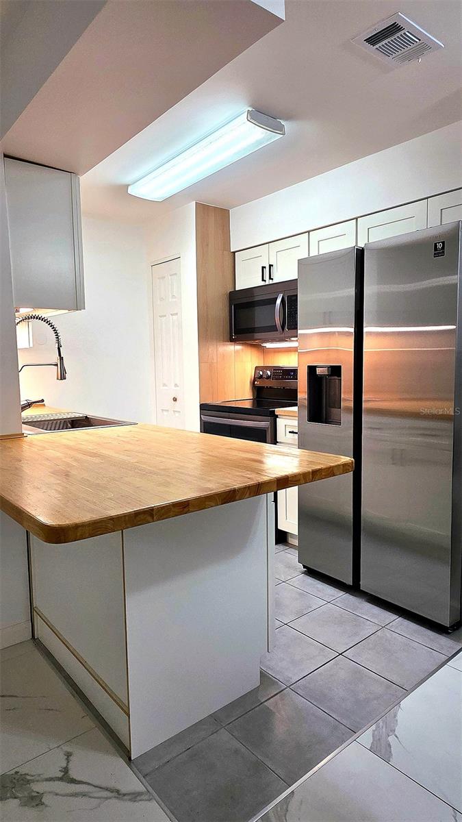 Image 10 of 23 For 206 Berry Tree Place 206