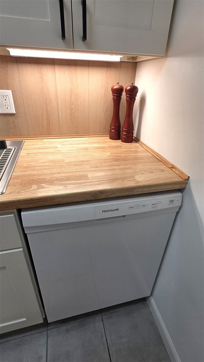 Image 13 of 23 For 206 Berry Tree Place 206