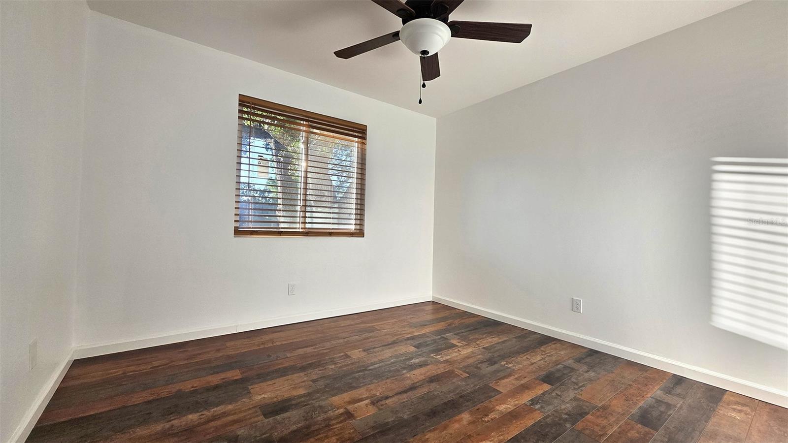 Image 18 of 23 For 206 Berry Tree Place 206