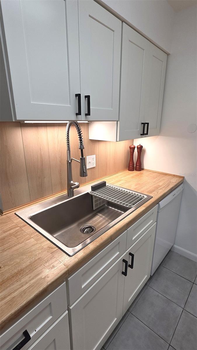 Image 9 of 23 For 206 Berry Tree Place 206