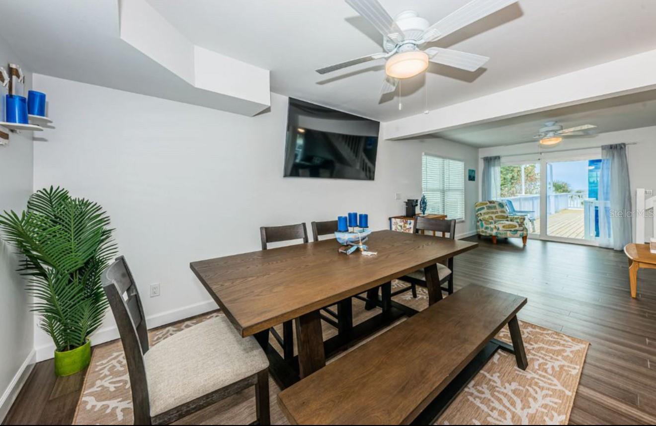 Image 12 of 37 For 8432 Gulf Boulevard