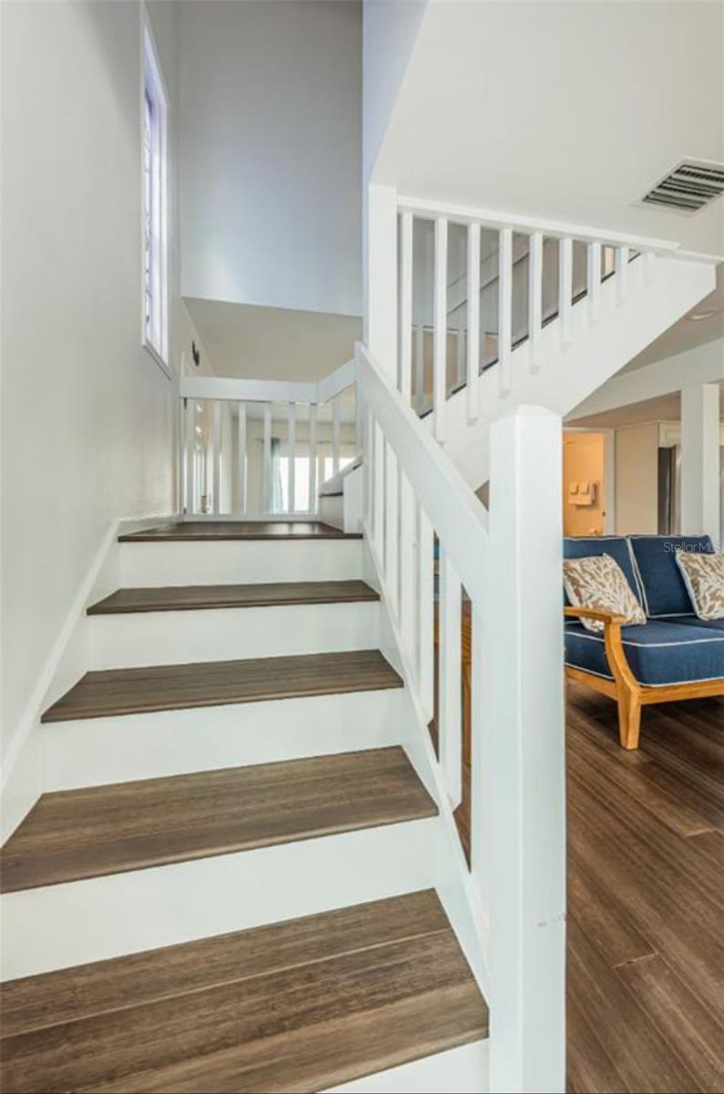 Image 24 of 37 For 8432 Gulf Boulevard