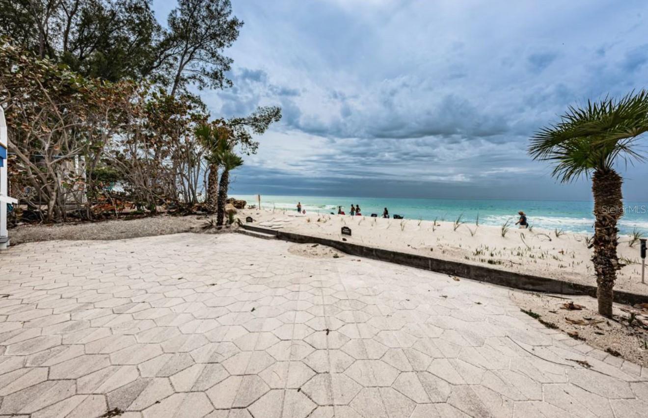 Image 5 of 37 For 8432 Gulf Boulevard