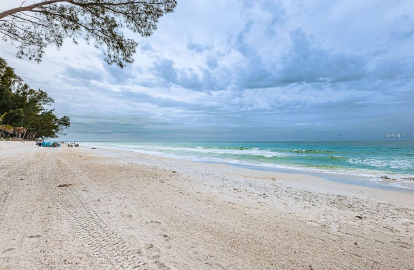 Image 6 of 37 For 8432 Gulf Boulevard