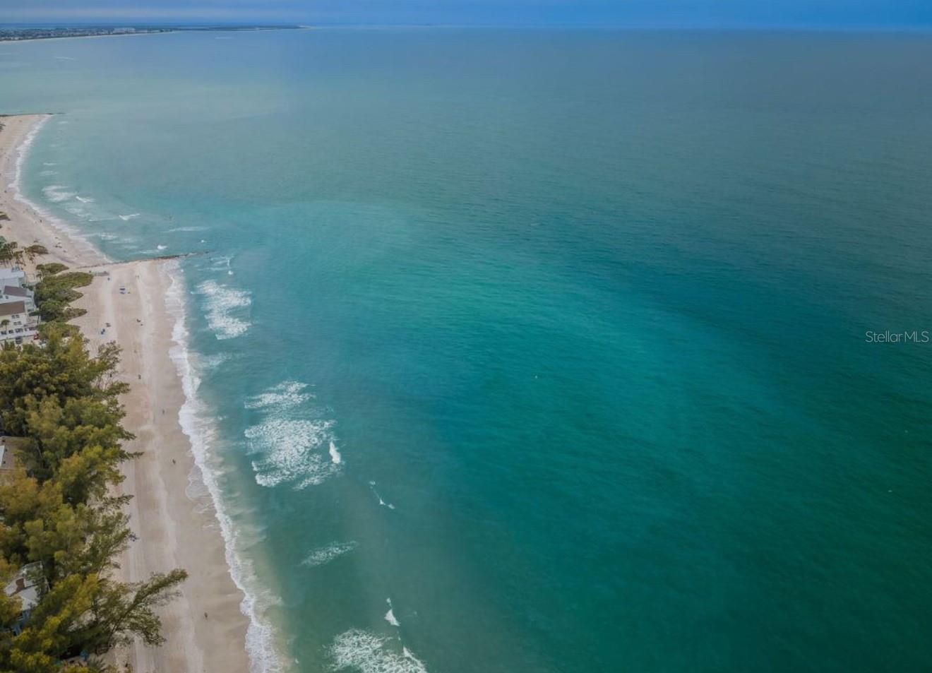 Image 7 of 37 For 8432 Gulf Boulevard