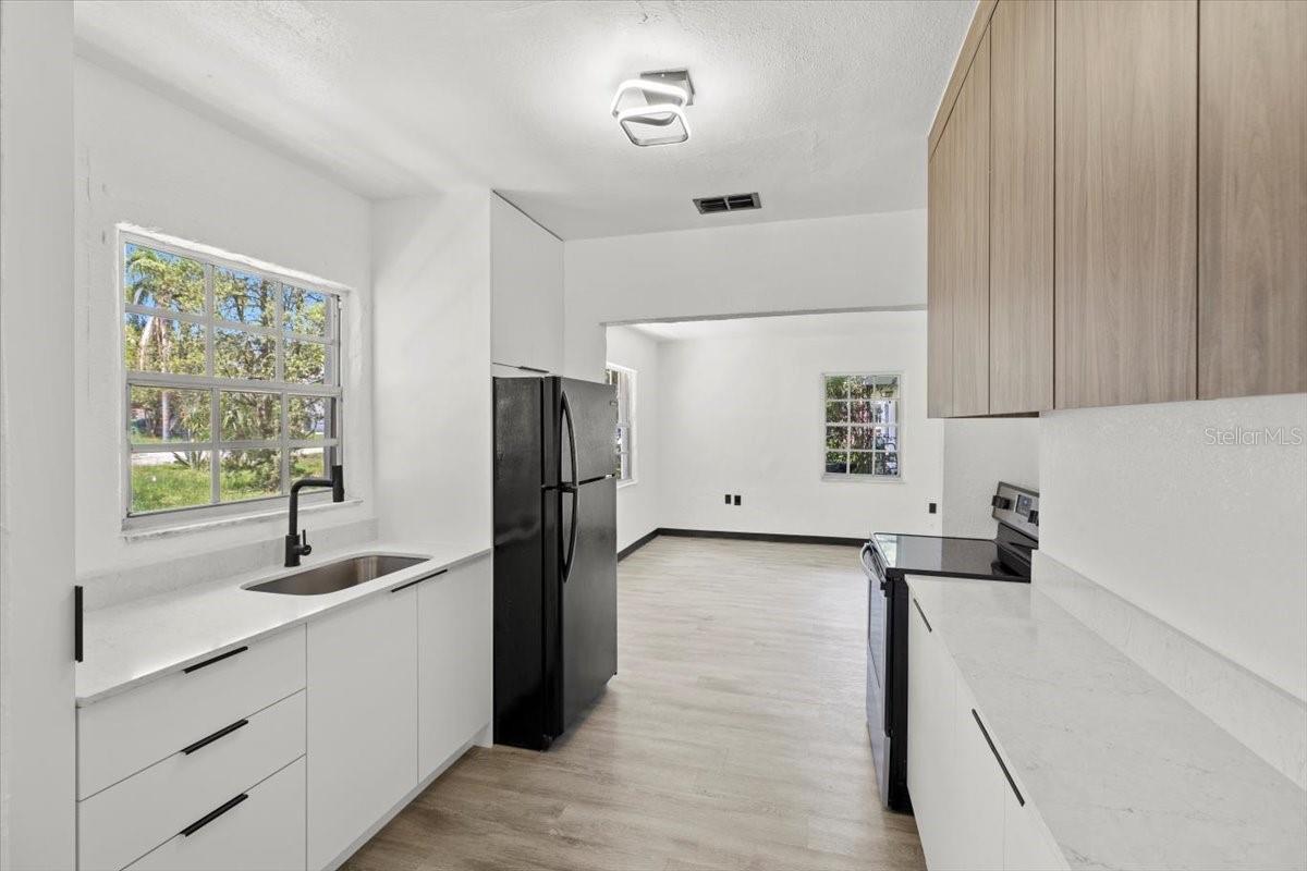 Image 2 of 11 For 1512 Hillside Drive