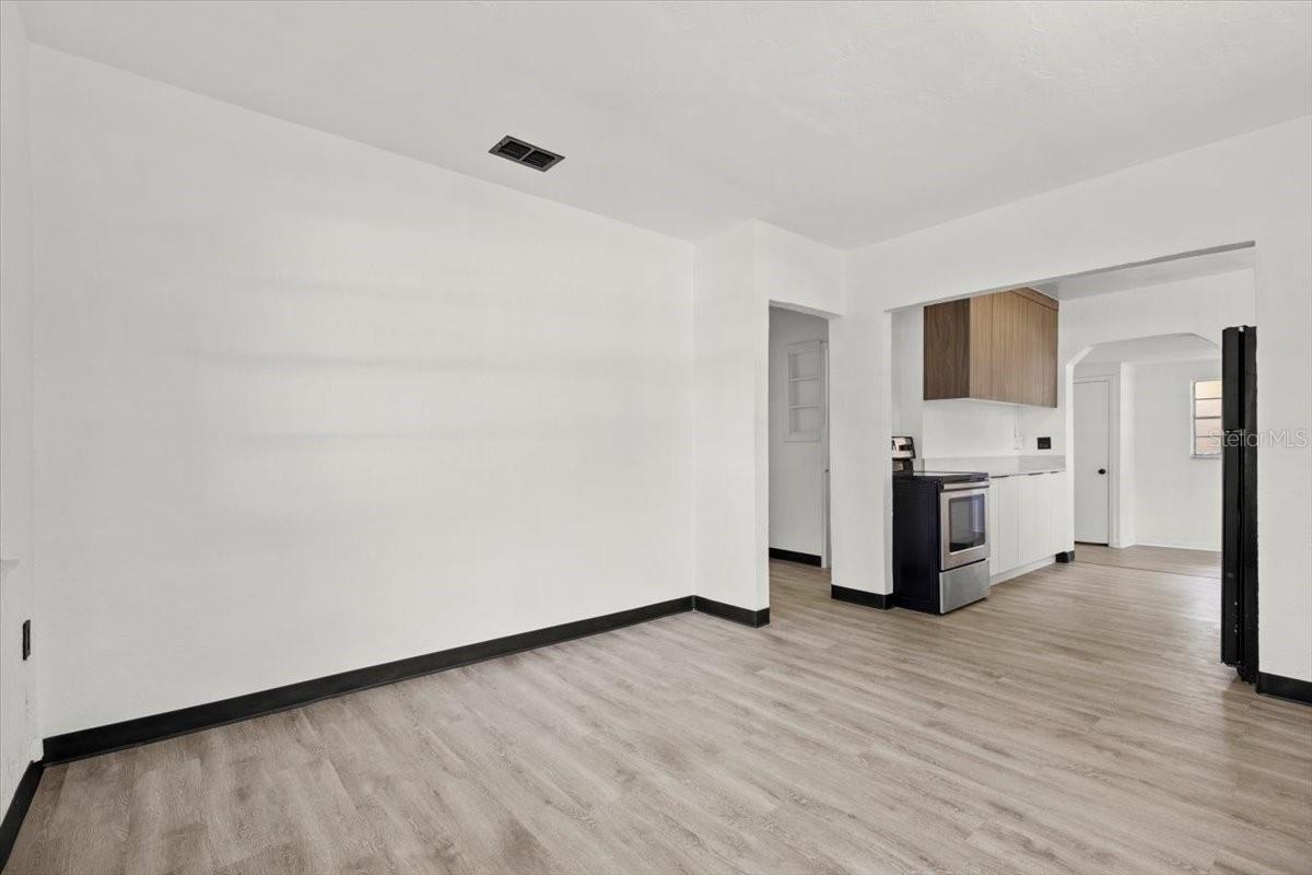 Image 4 of 11 For 1512 Hillside Drive