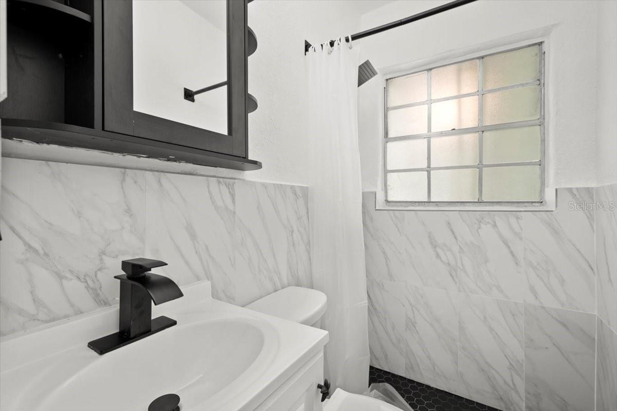 Image 5 of 11 For 1512 Hillside Drive