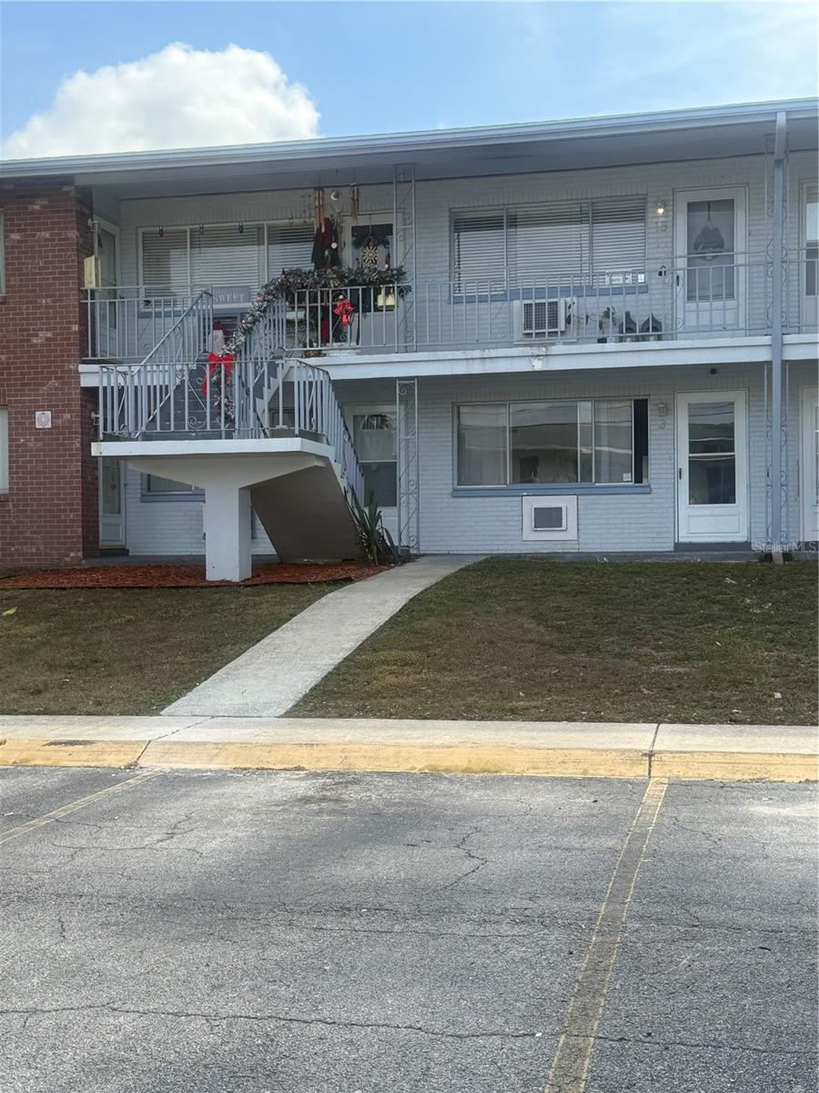 Image 2 of 7 For 2353 Shelley Street 2