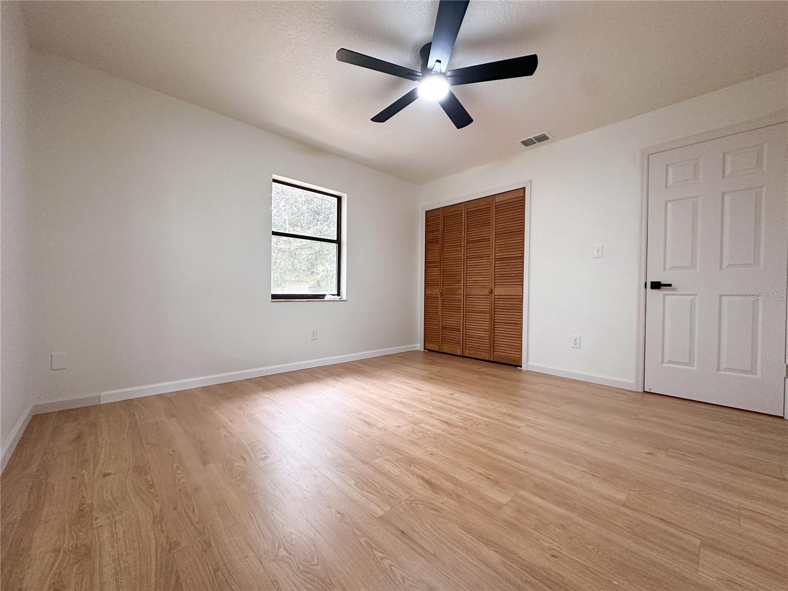 Image 14 of 19 For 154 Lewis Avenue