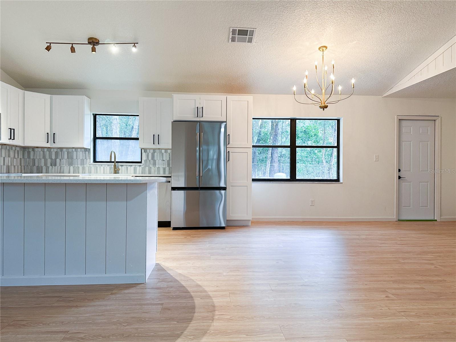 Image 4 of 19 For 154 Lewis Avenue