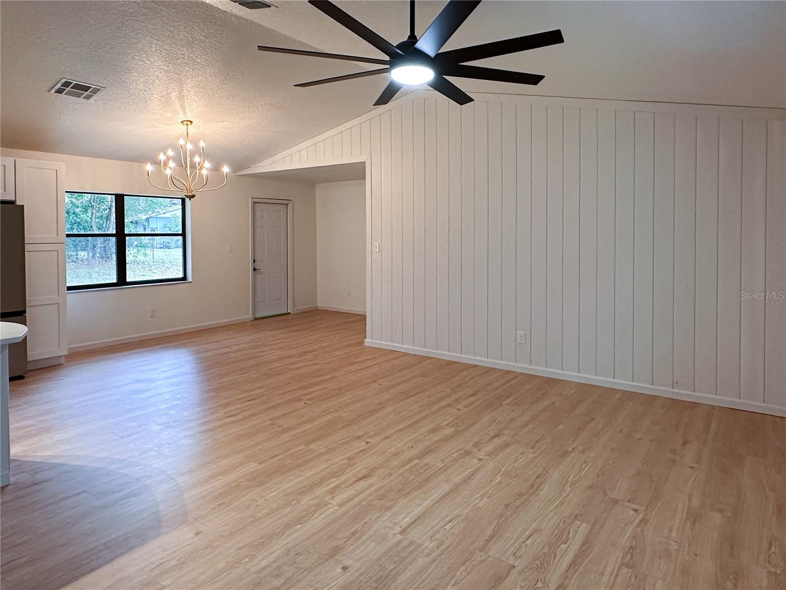 Image 5 of 19 For 154 Lewis Avenue