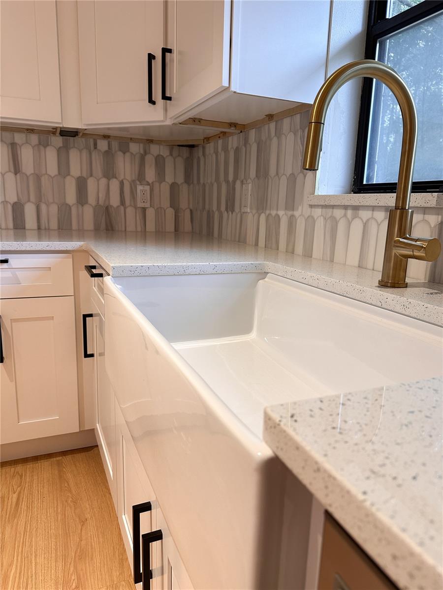 Image 7 of 19 For 154 Lewis Avenue