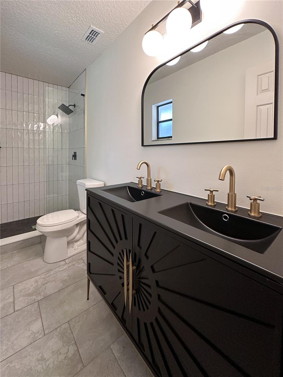 Image 9 of 19 For 154 Lewis Avenue