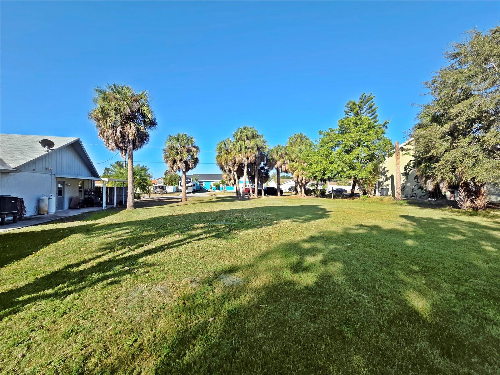 Image 6 of 13 For 6225 Flamingo Drive