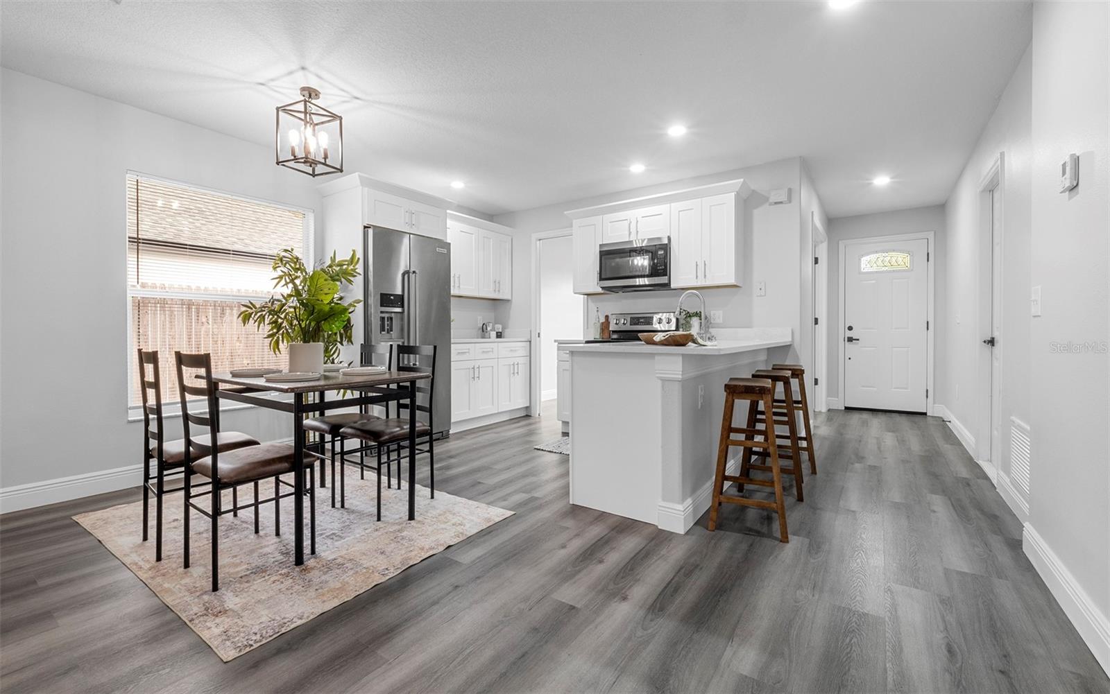 Image 10 of 30 For 212 2nd Avenue Se