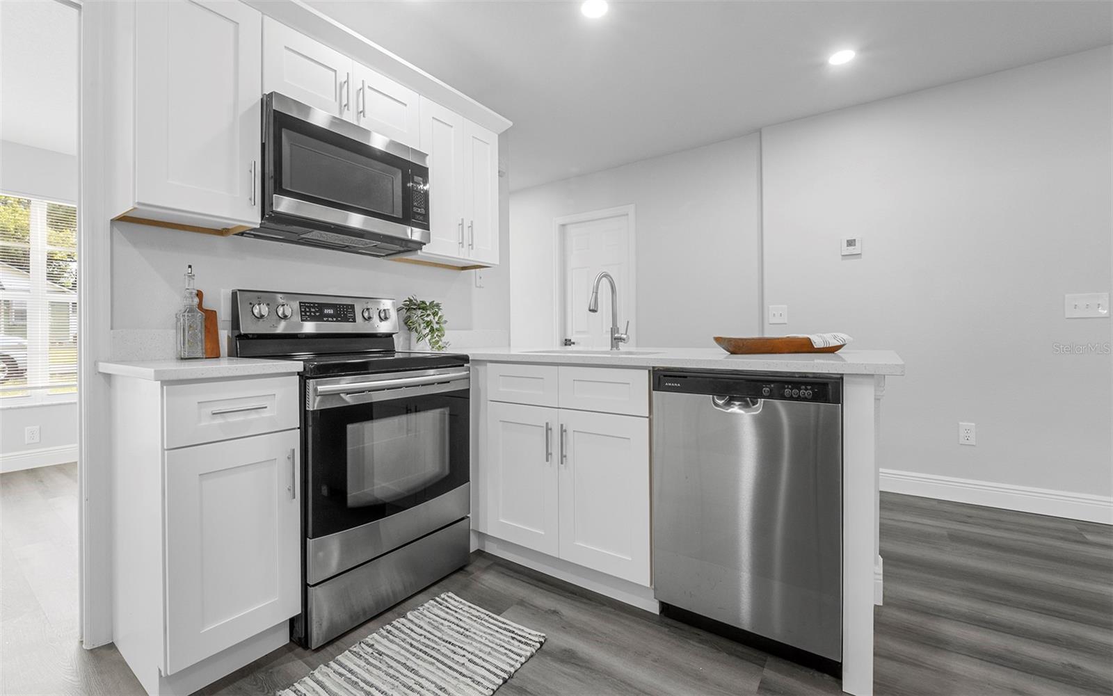 Image 13 of 30 For 212 2nd Avenue Se