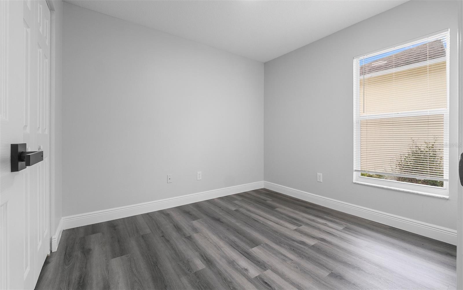 Image 23 of 30 For 212 2nd Avenue Se