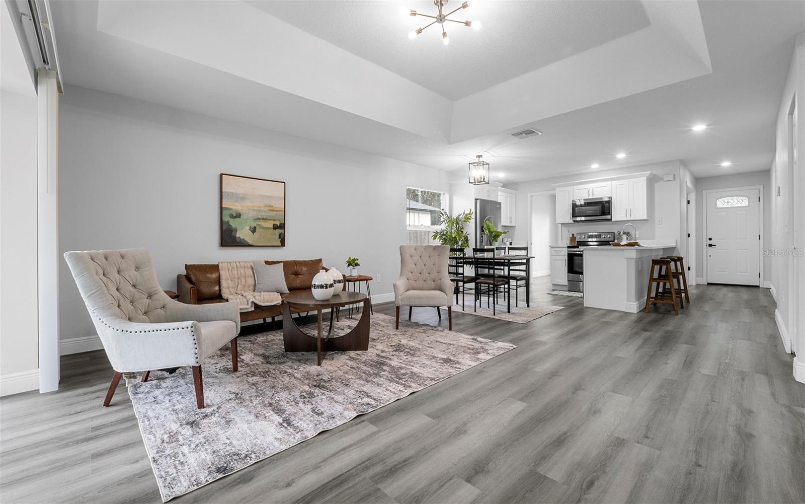 Image 5 of 30 For 212 2nd Avenue Se