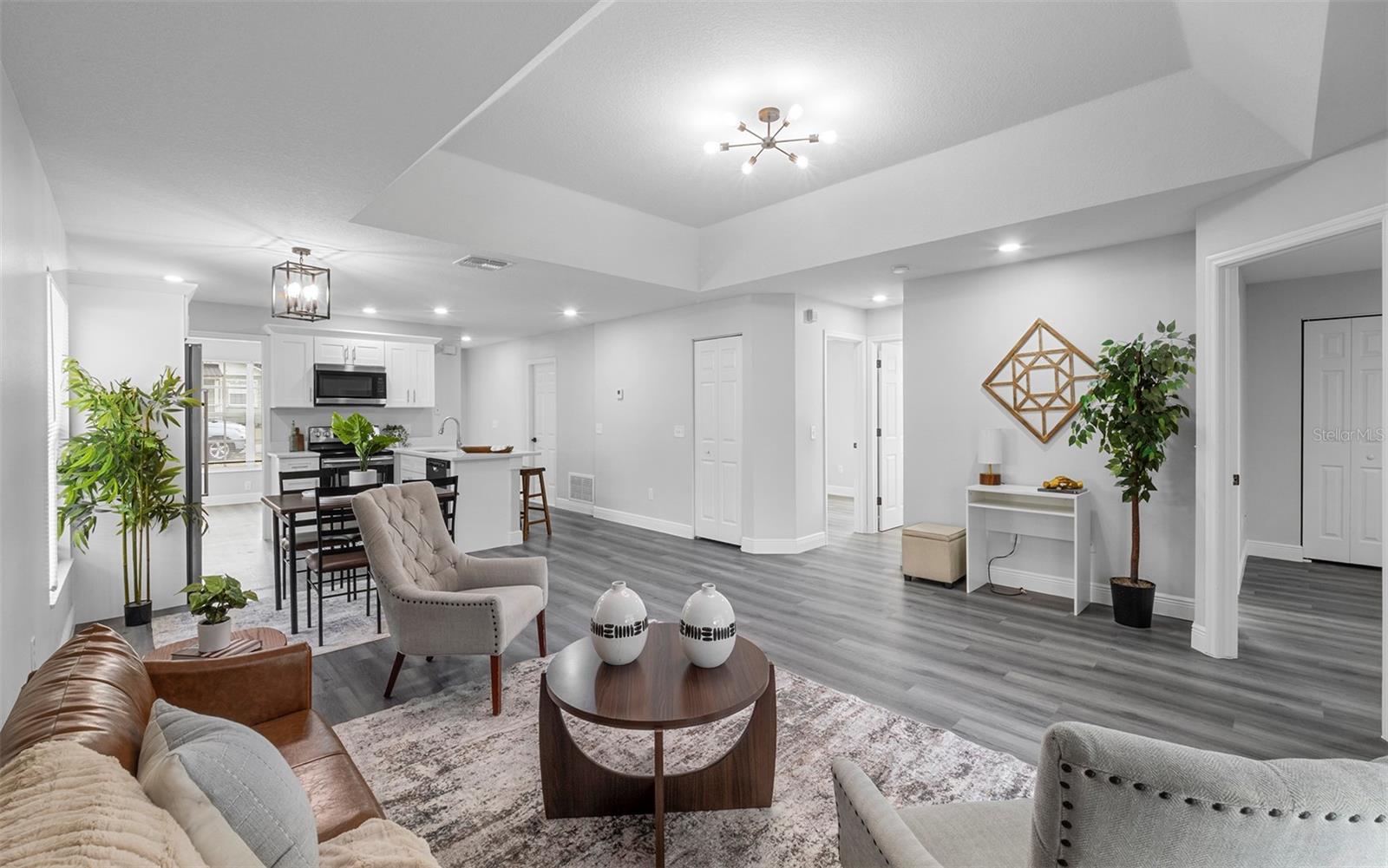 Image 6 of 30 For 212 2nd Avenue Se