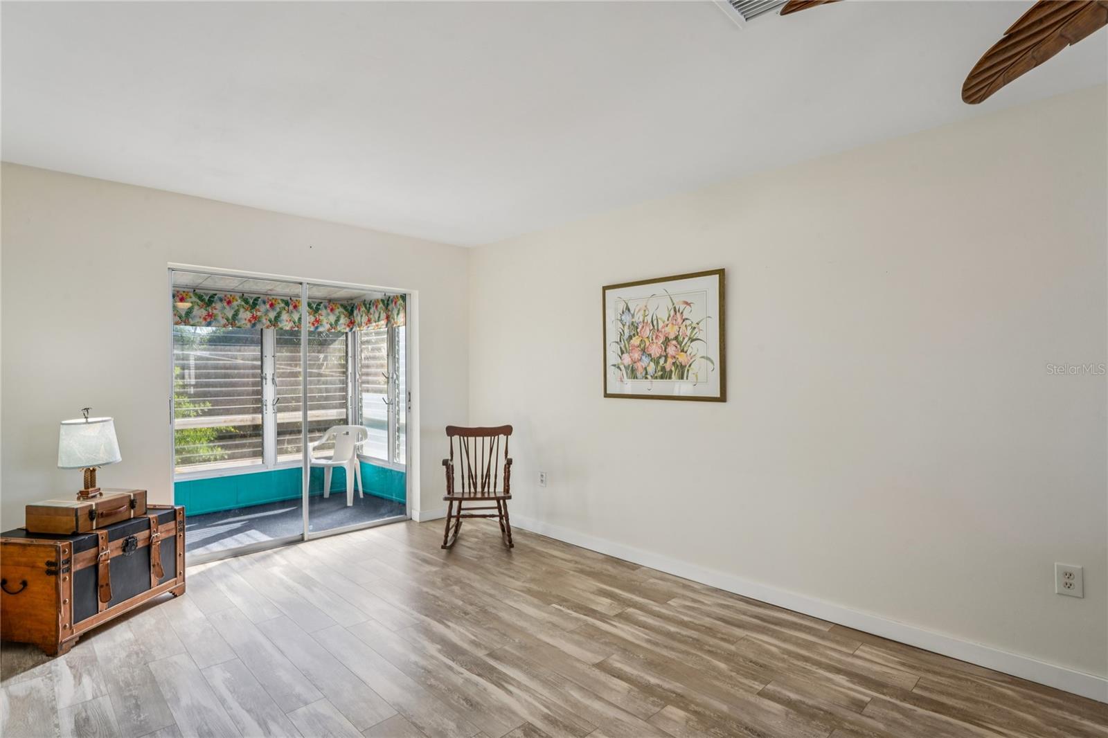 Image 10 of 36 For 5873 Palm Lane B33