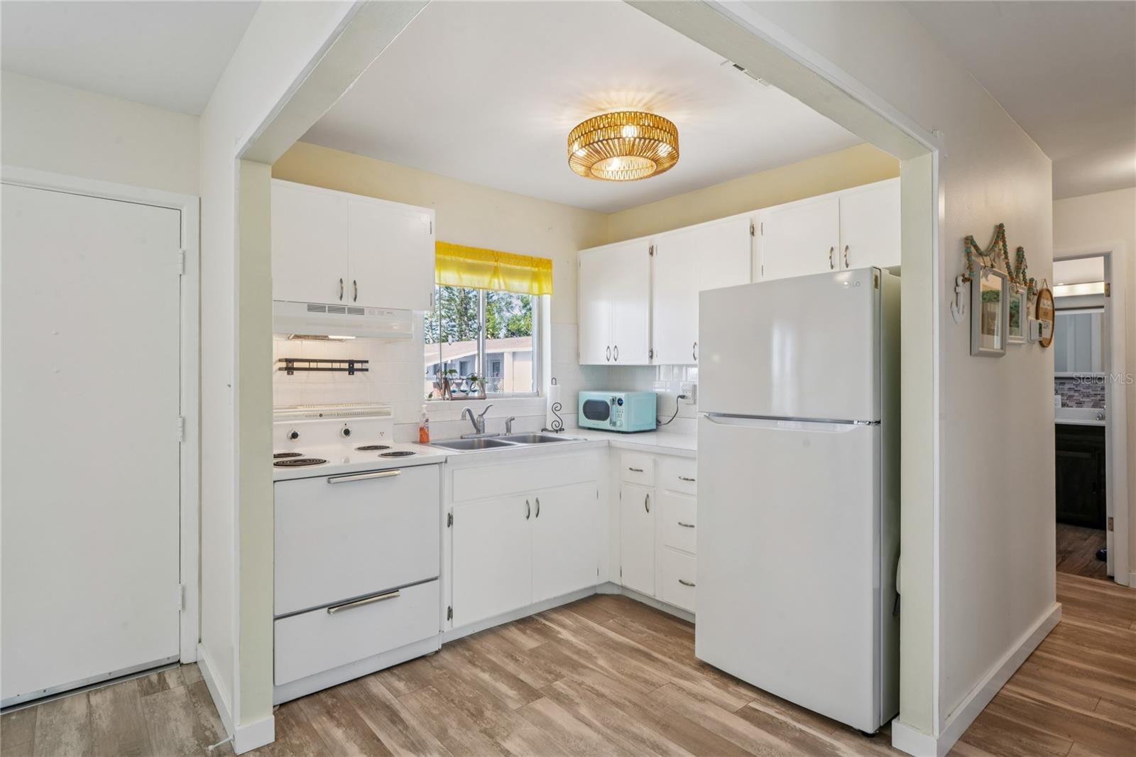 Image 12 of 36 For 5873 Palm Lane B33