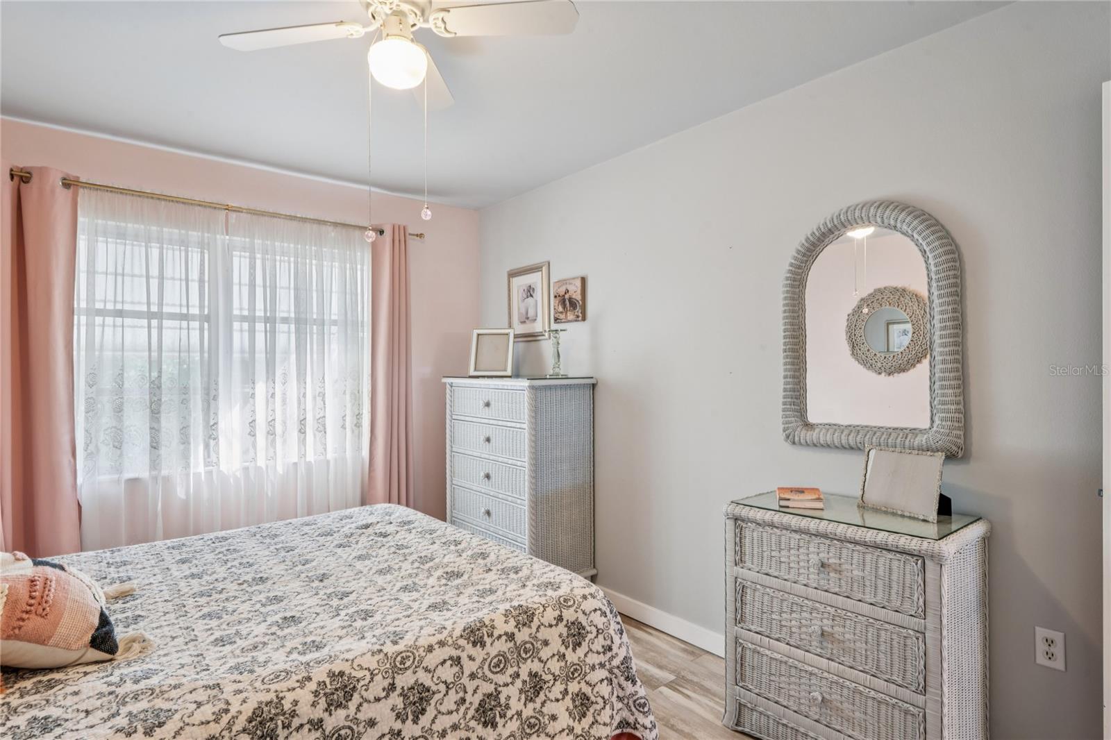 Image 20 of 36 For 5873 Palm Lane B33