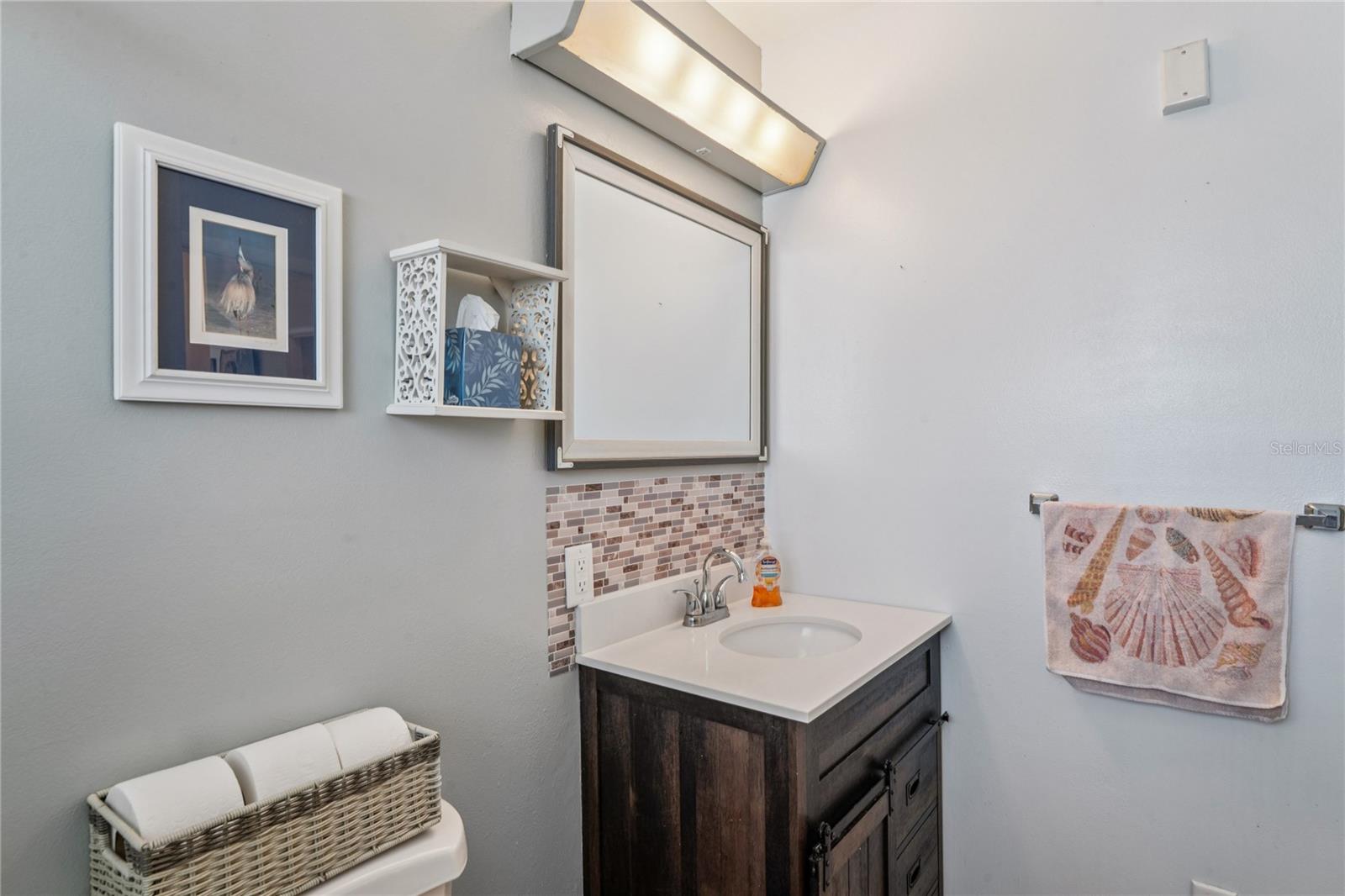 Image 23 of 36 For 5873 Palm Lane B33