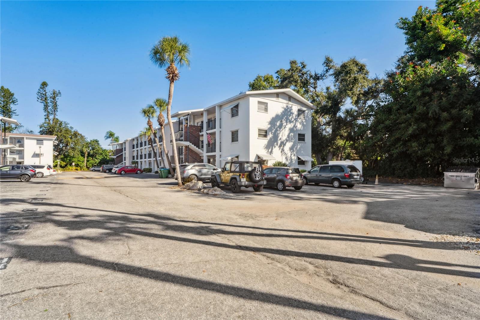 Image 5 of 36 For 5873 Palm Lane B33