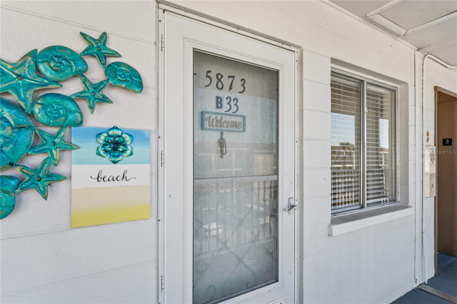 Image 7 of 36 For 5873 Palm Lane B33