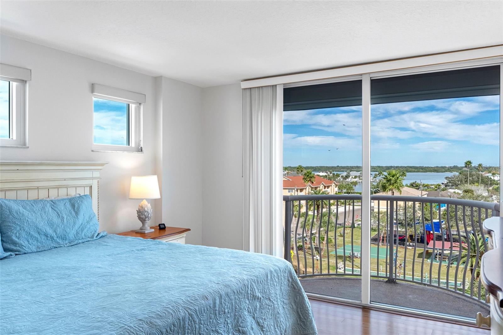 Image 17 of 40 For 16326 Gulf Boulevard 510