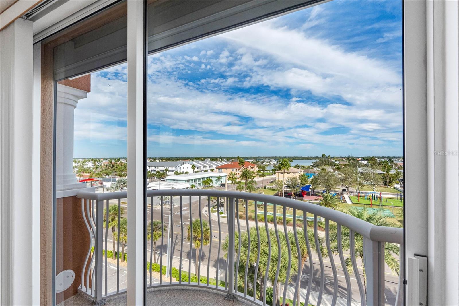 Image 20 of 40 For 16326 Gulf Boulevard 510