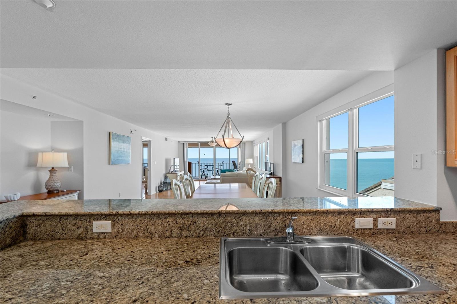 Image 6 of 40 For 16326 Gulf Boulevard 510