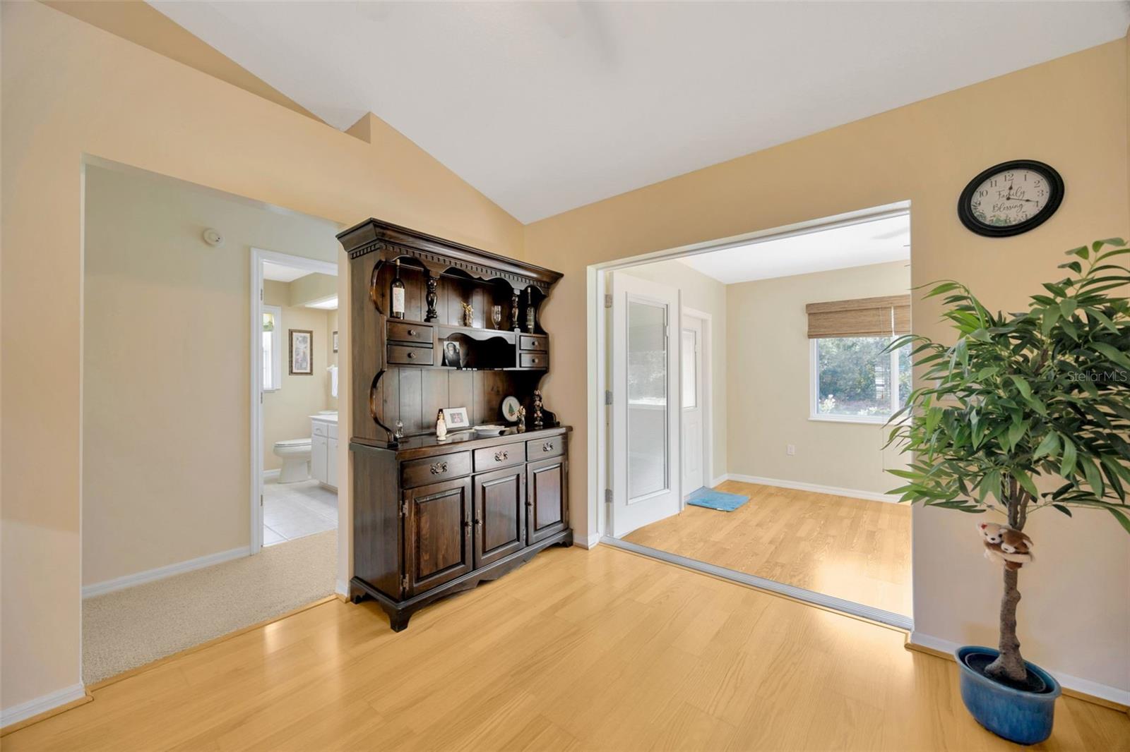 Image 6 of 20 For 37157 Foxrun Place