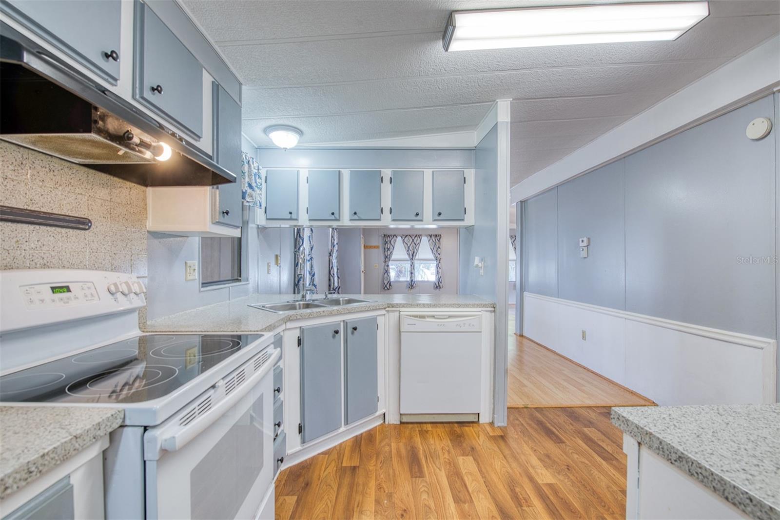 Image 11 of 42 For 283 Pelican Drive N