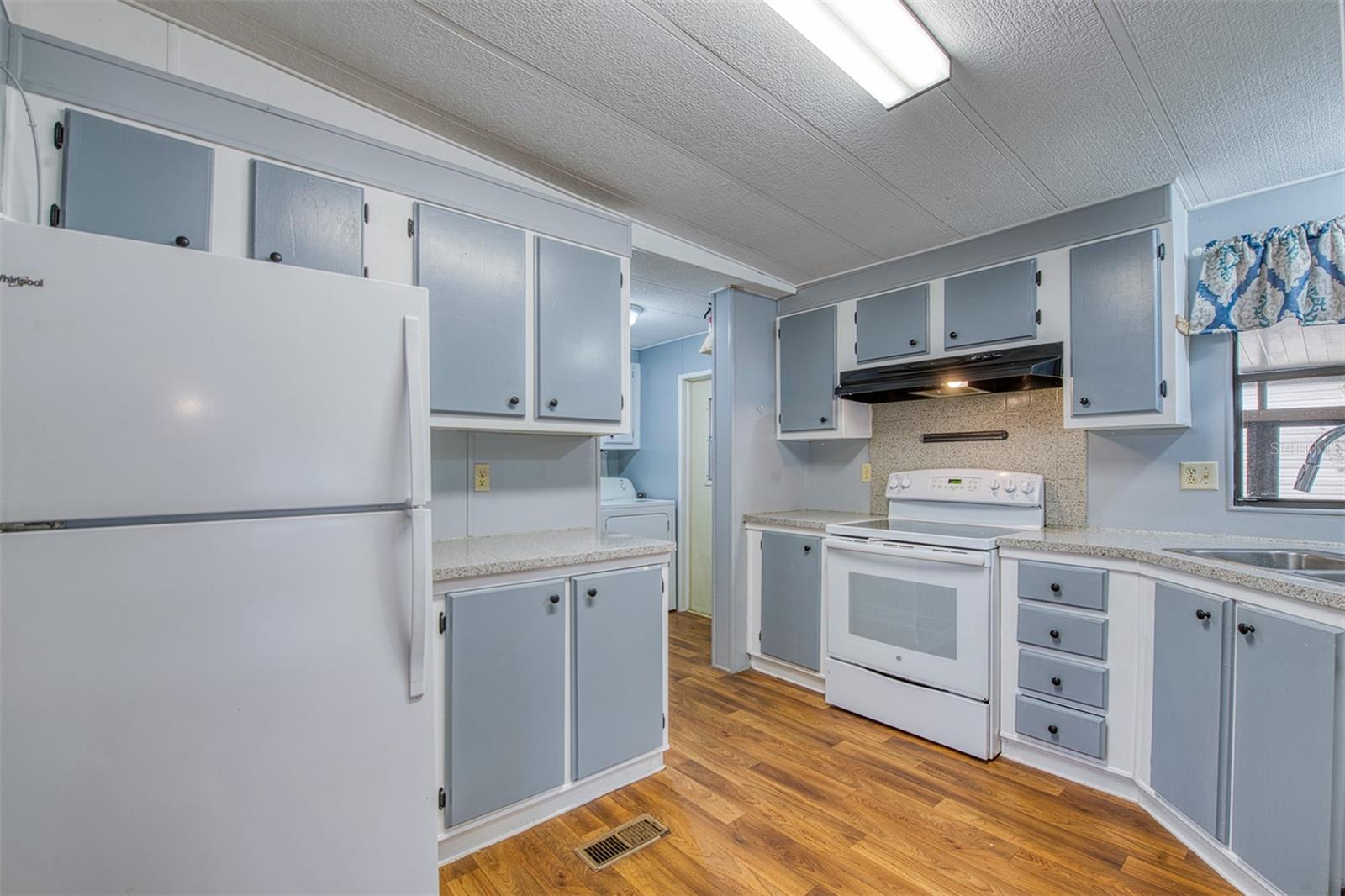 Image 12 of 42 For 283 Pelican Drive N