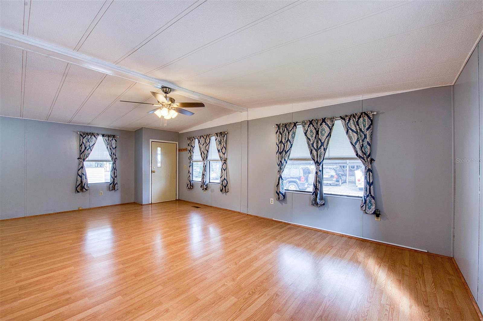 Image 2 of 42 For 283 Pelican Drive N