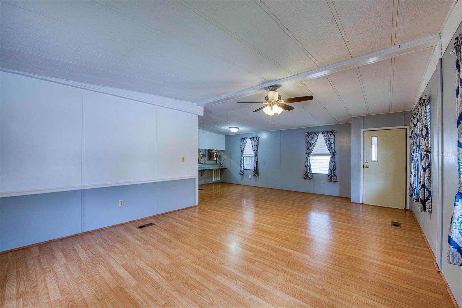 Image 4 of 42 For 283 Pelican Drive N