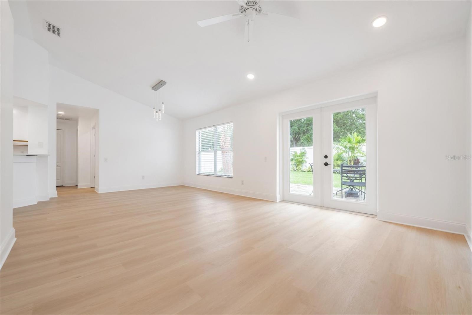 Image 19 of 45 For 4208 Pine Isle Drive