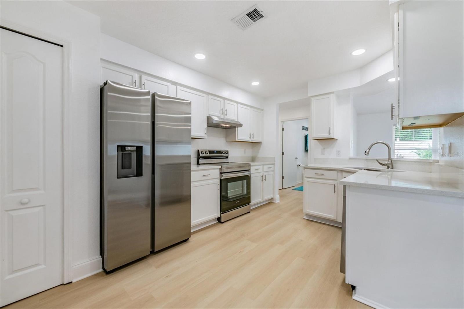 Image 9 of 45 For 4208 Pine Isle Drive