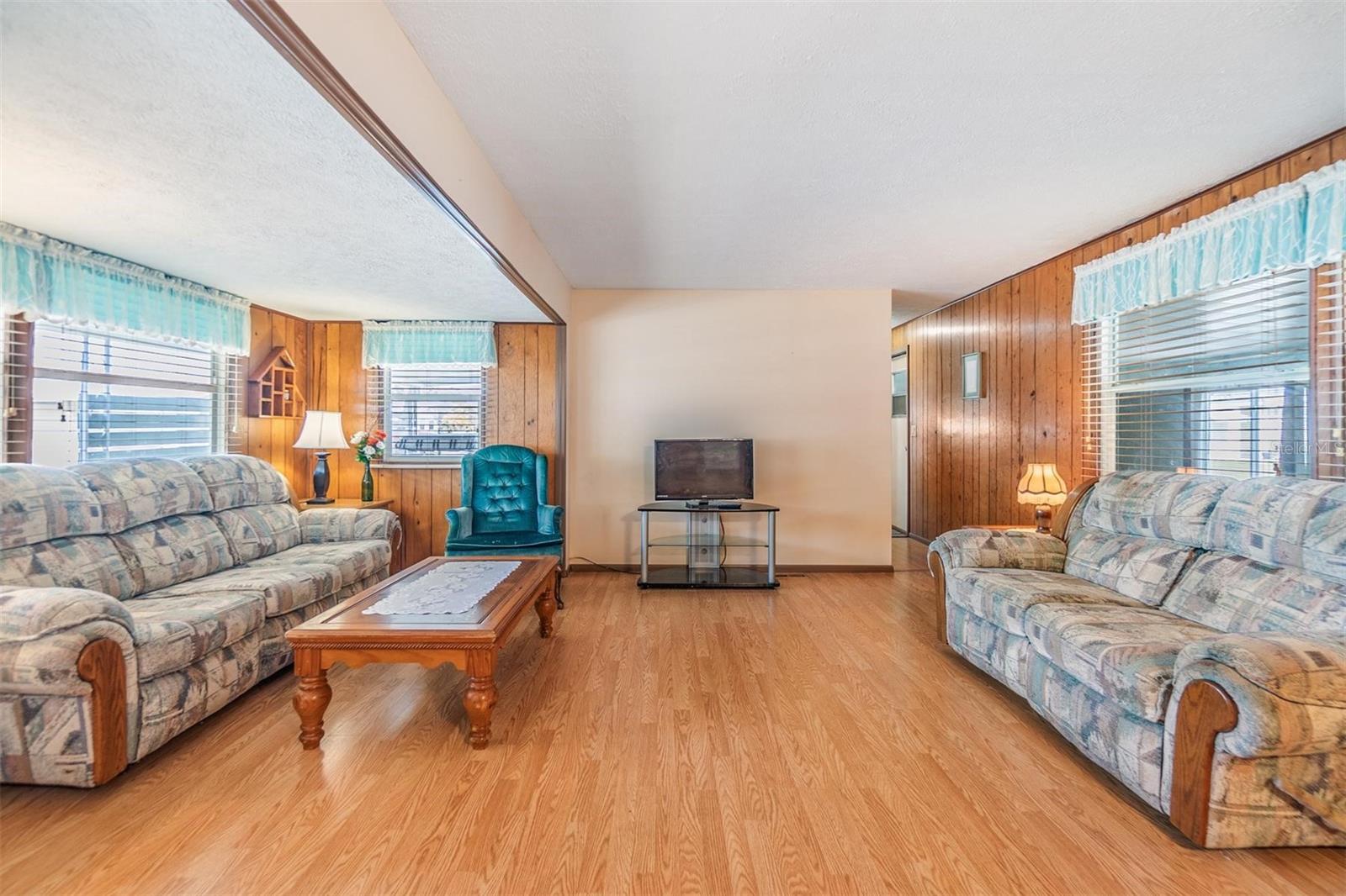 Image 17 of 57 For 37015 Sandra Avenue