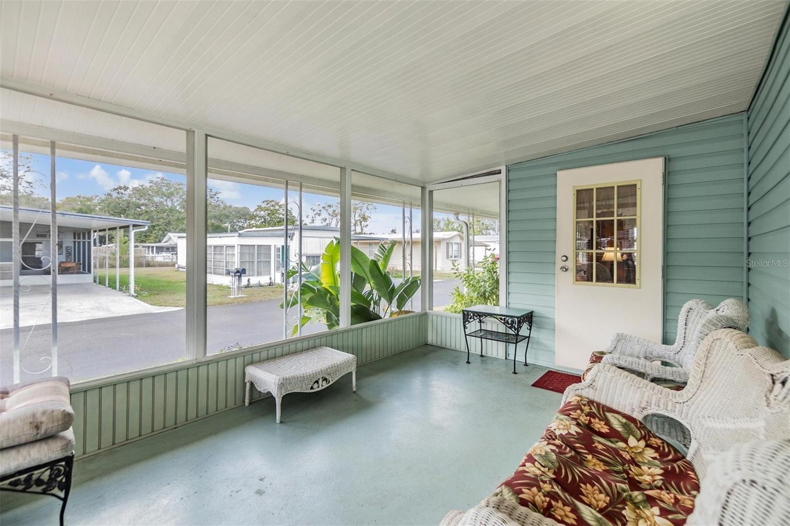 Image 18 of 57 For 37015 Sandra Avenue