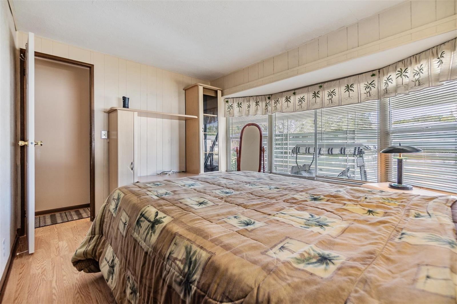 Image 21 of 57 For 37015 Sandra Avenue